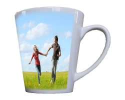 Mug conique à personnaliser avec une photo