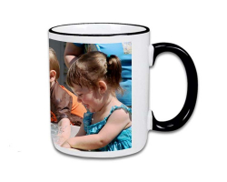 Mug avec poignée et rebord en couleur à personnaliser avec une photo